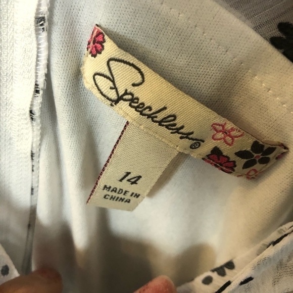 Butterfly print Ruffled dress with belt - Picture 4 of 7